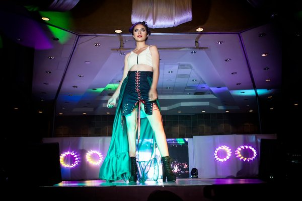 Maîtrisez le choix des ceintures fines pour sublimer votre look élégant : le guide essentiel!