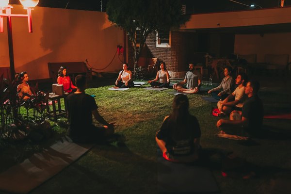 Le plaisir épicurien de la mode : l'art de choisir la qualité plutôt que la quantité